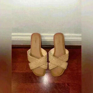 Old Navy Straw Woven Strap Slode on Sandals